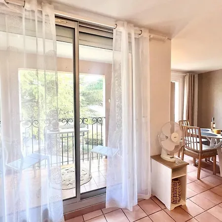 דירה Old-world Charm With Modern Comforts Fréjus
