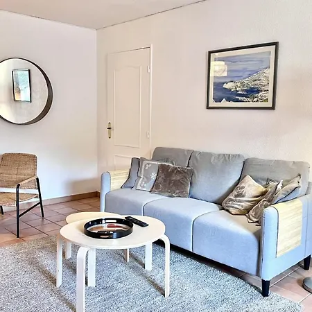 Apartment Old-world Charm With Modern Comforts