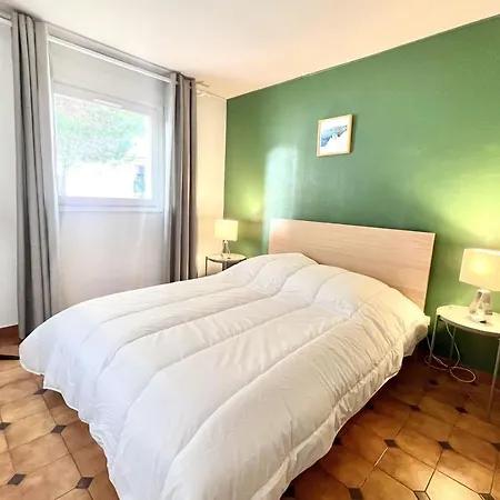 Old-world Charm With Modern Comforts Apartment *