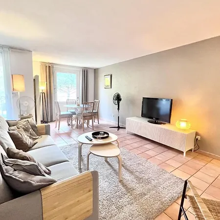 Old-world Charm With Modern Comforts Apartment Frejus